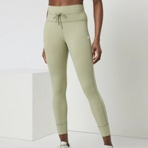 Vuori Daily Legging Sprout NWT